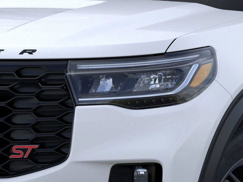 2025 Ford Explorer ST photo 14