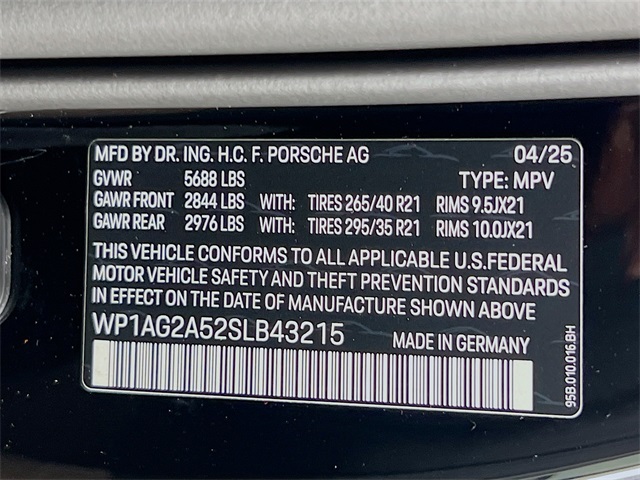 2025 Porsche Macan S photo 33