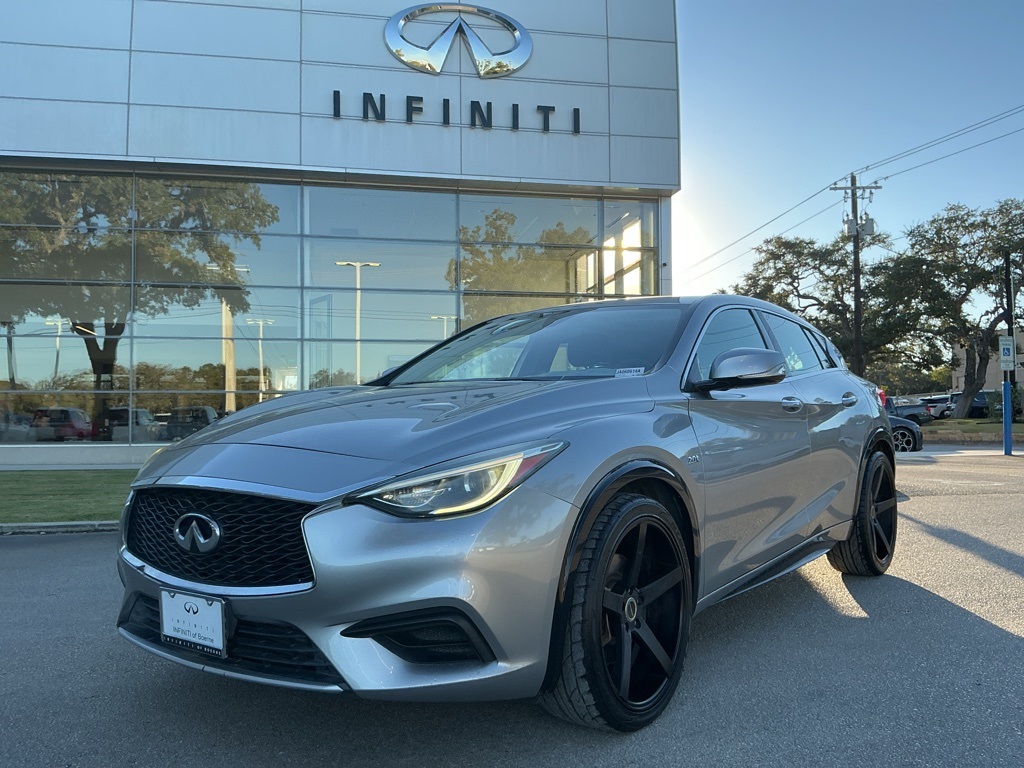 2018 INFINITI QX30 Luxury