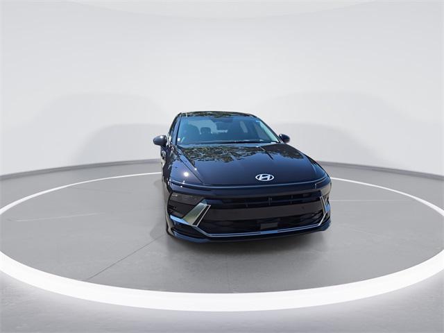 2025 Hyundai Sonata Hybrid Limited photo 3