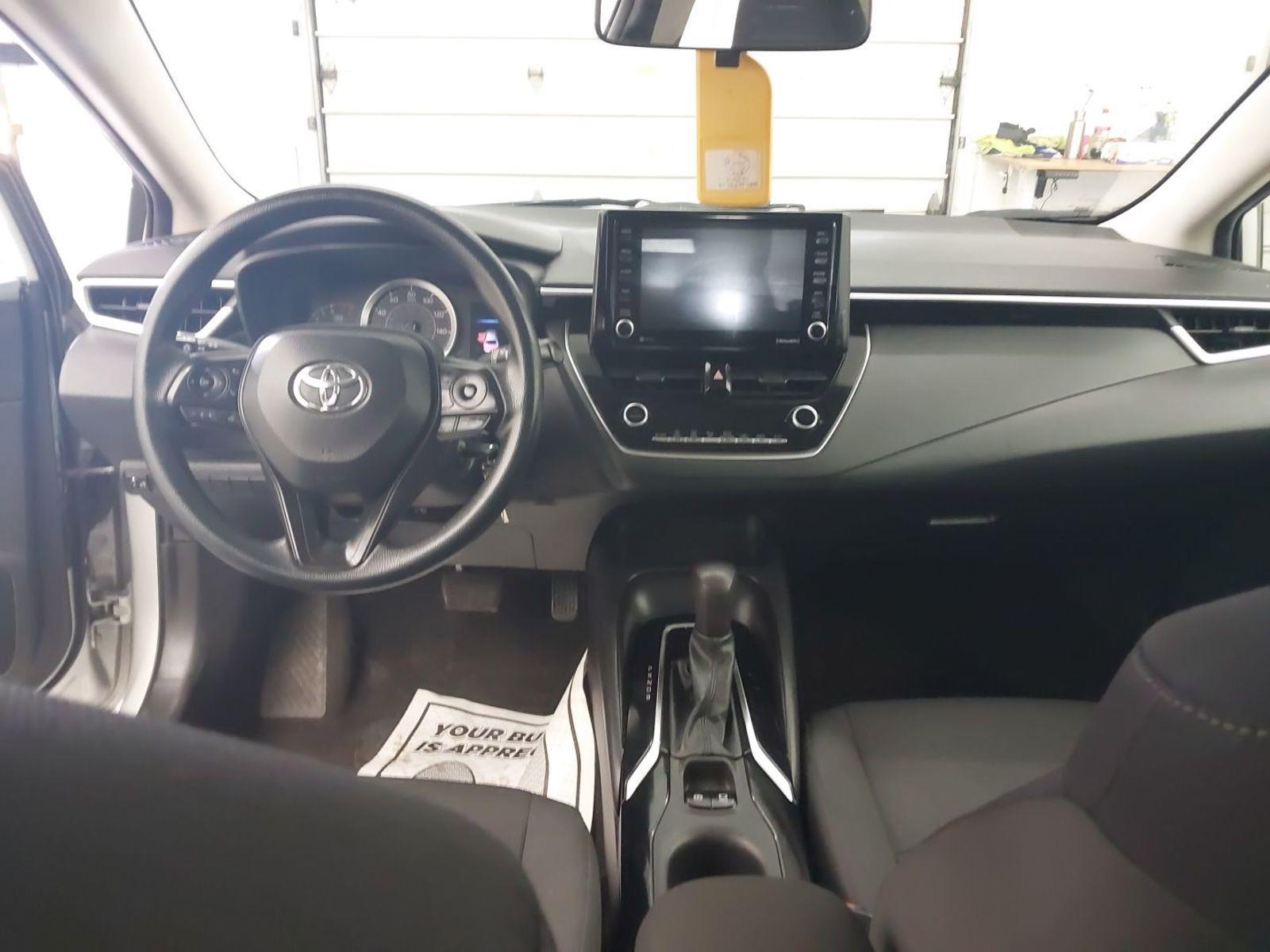 2022 Toyota Corolla LE photo 4