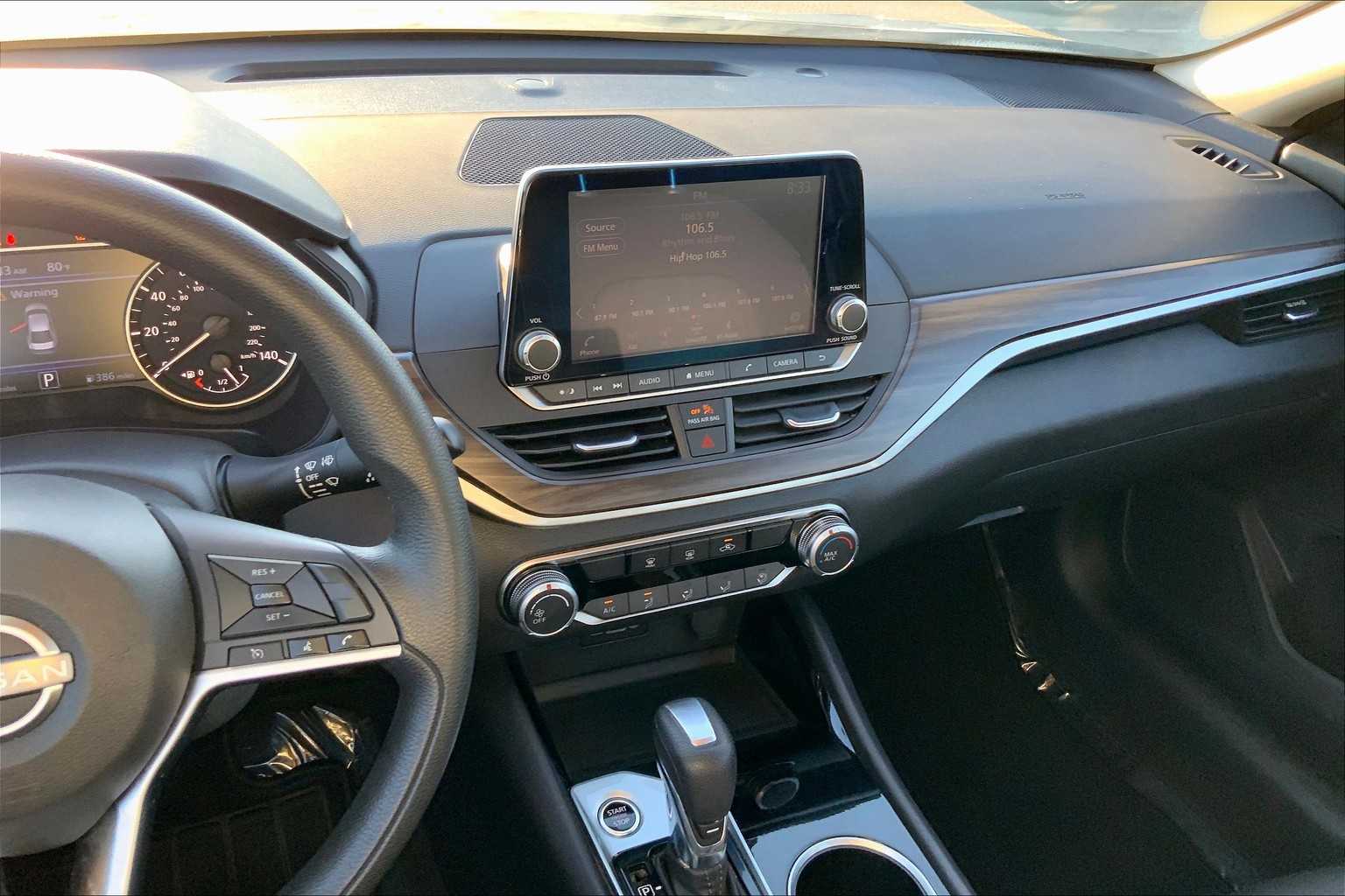 2024 Nissan Altima 2.5 SV photo 6