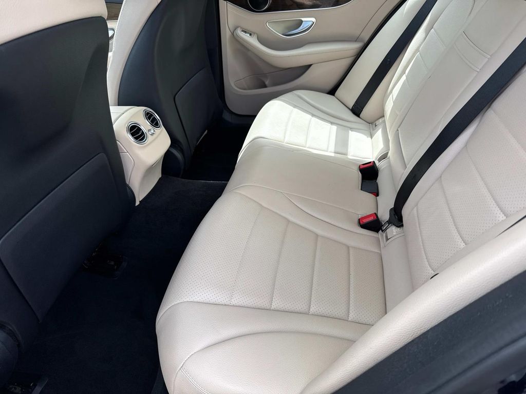 2016 Mercedes Benz C 300 photo 14