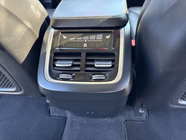 2022 Volvo XC90 T5 Momentum photo 24