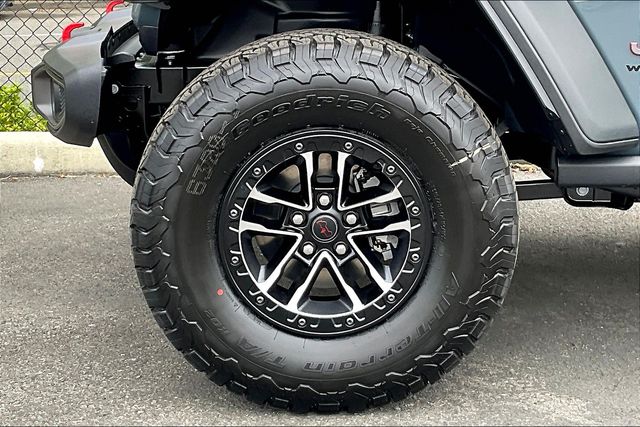2025 Jeep Wrangler Rubicon photo 13