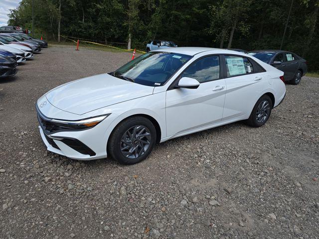 2025 Hyundai Elantra Blue