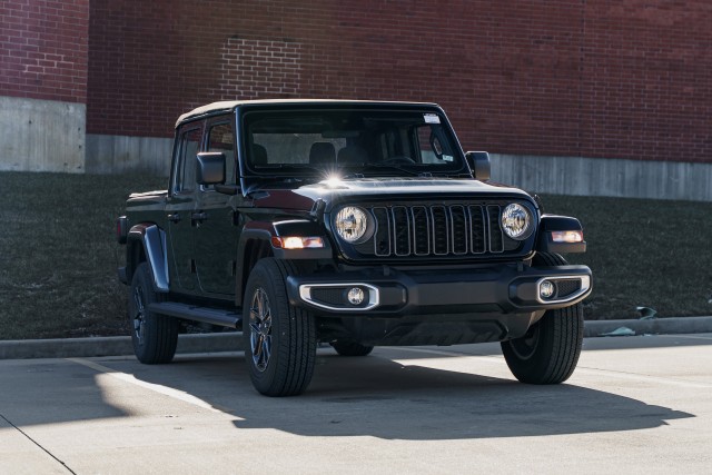2024 Jeep Gladiator Sport S