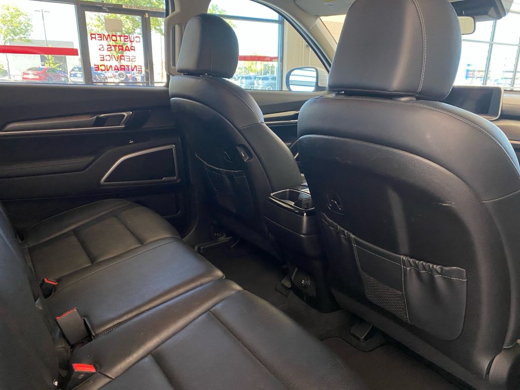 2022 Kia Telluride LX photo 13
