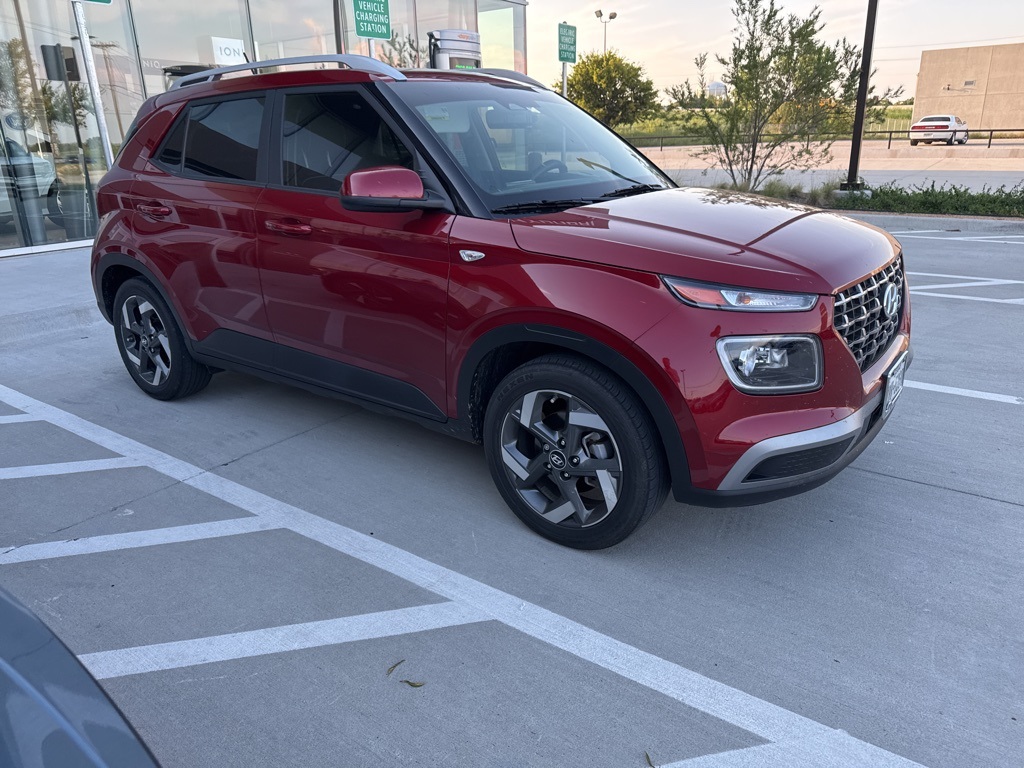 2024 Hyundai Venue Limited photo 10