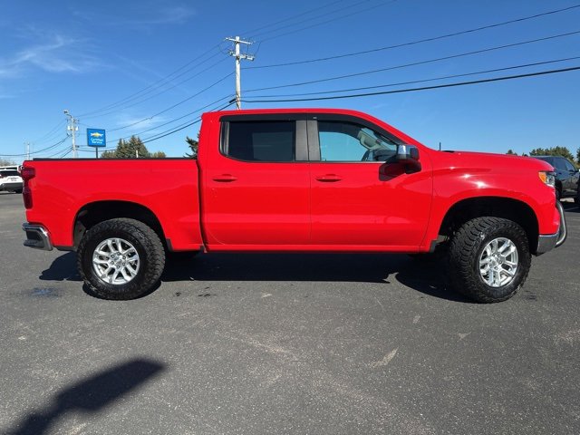 2022 Chevrolet Silverado 1500 LT photo 2
