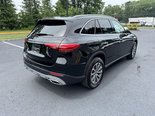 2025 Mercedes Benz GLC 300 4MATIC photo 3