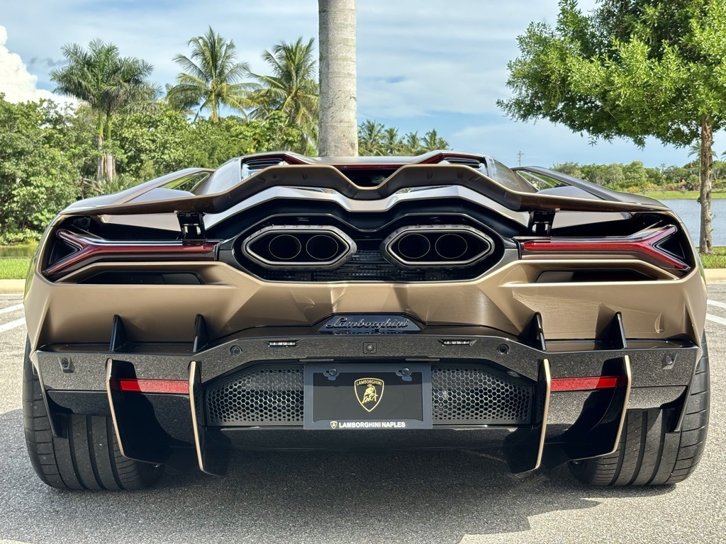 2024 Lamborghini Revuelto photo 11
