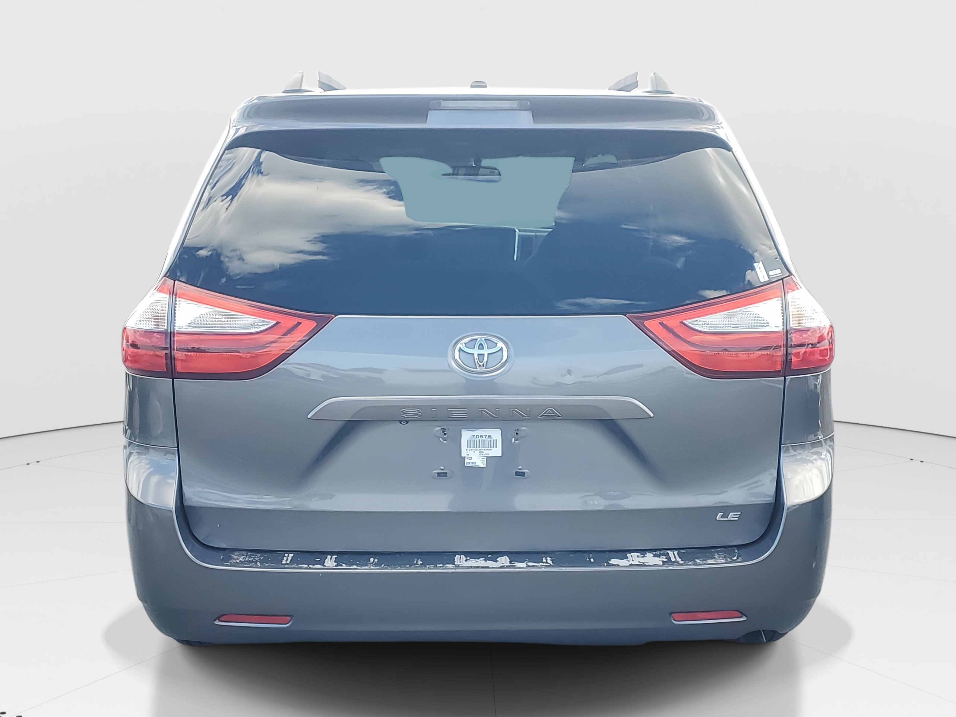 2015 Toyota Sienna LE photo 6