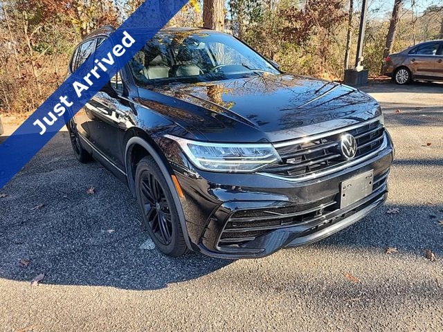 2022 Volkswagen Tiguan SE R-LINE BLACK's photo