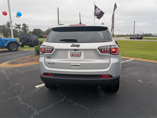 2025 Jeep Compass Latitude photo 2