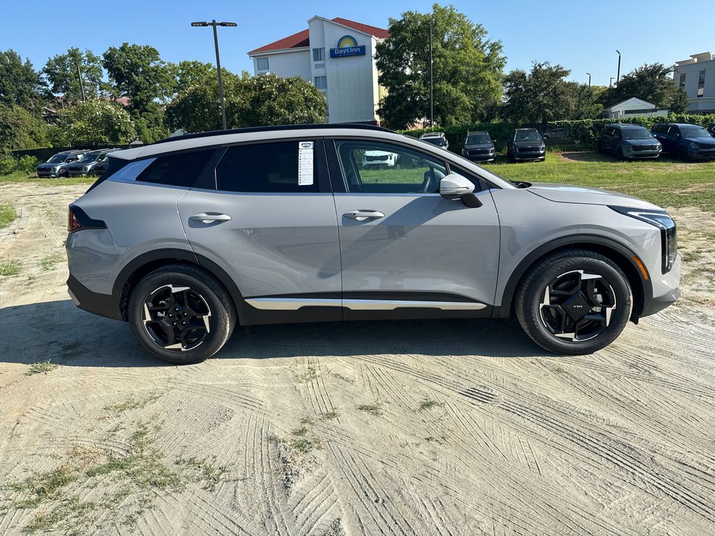 2026 Kia Sportage EX photo 2