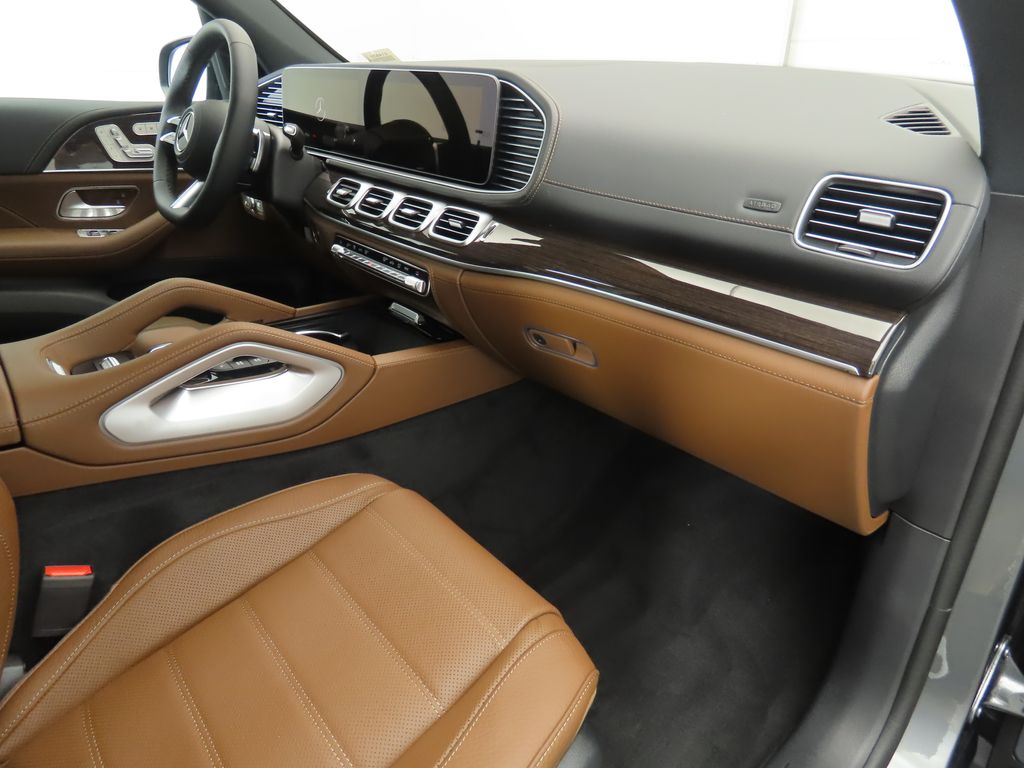 2026 Mercedes Benz GLS 580 4MATIC photo 18