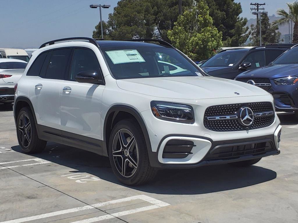 2024 Mercedes Benz GLB 250 4MATIC photo 3