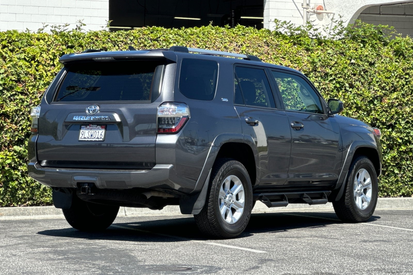 2023 Toyota 4Runner SR5 photo 2
