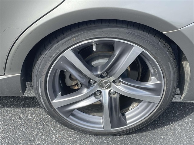 2018 Lexus IS 300 photo 9