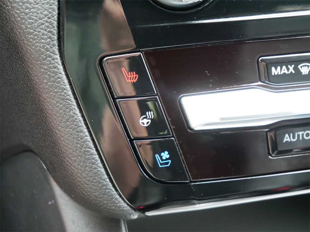 2024 Ford Explorer ST photo 20