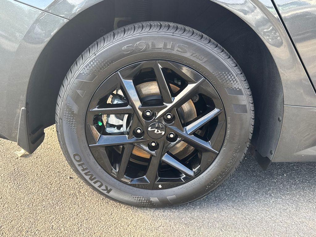 2025 Kia K5 LXS photo 16