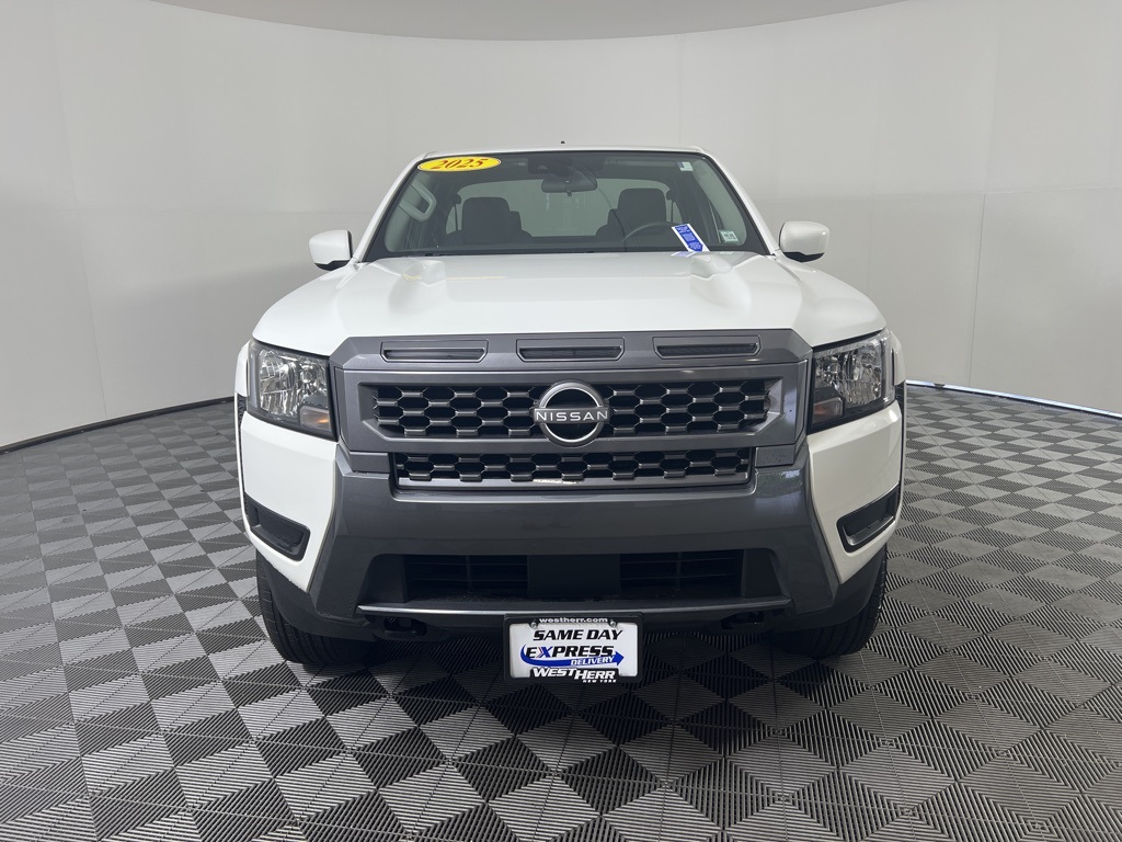 2025 Nissan Frontier SV photo 8