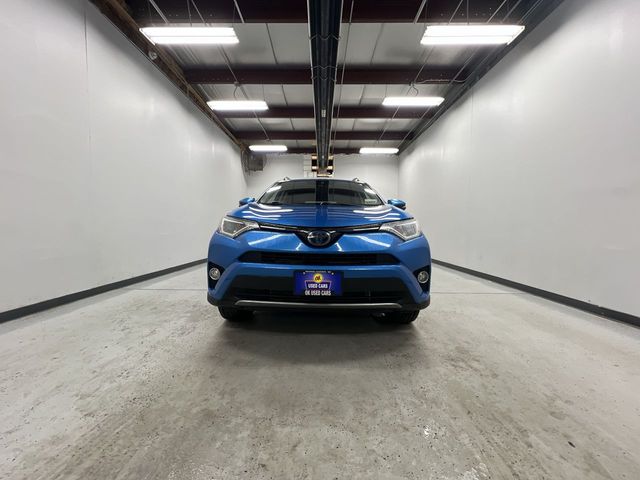 2018 Toyota RAV4 Hybrid XLE photo 2