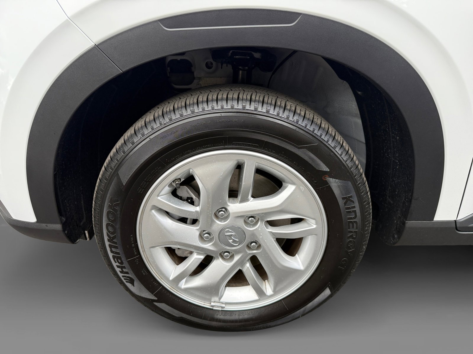2025 Hyundai Venue SE photo 9