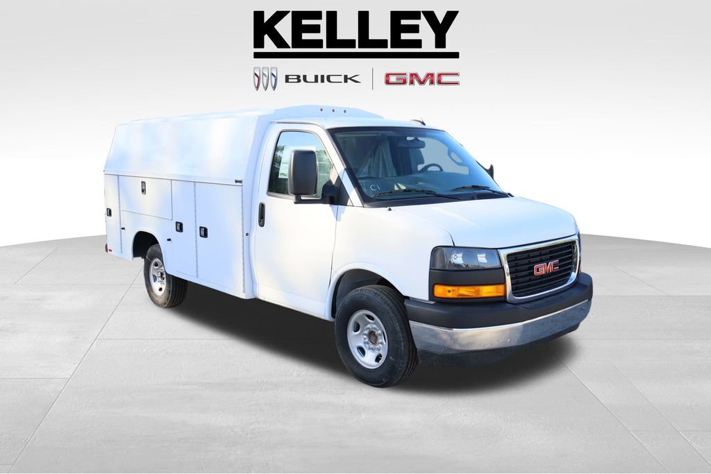 2025 GMC Savana Cutaway Work Van's photo