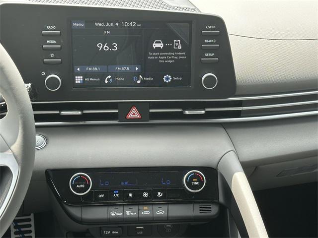 2025 Hyundai Elantra SEL Sport photo 27