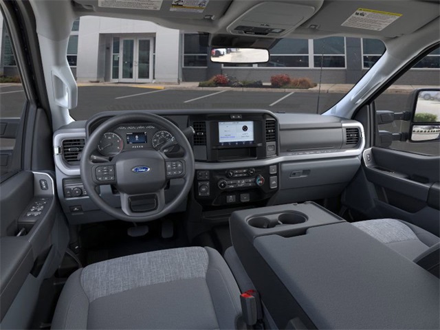 2025 Ford F-350 photo 9