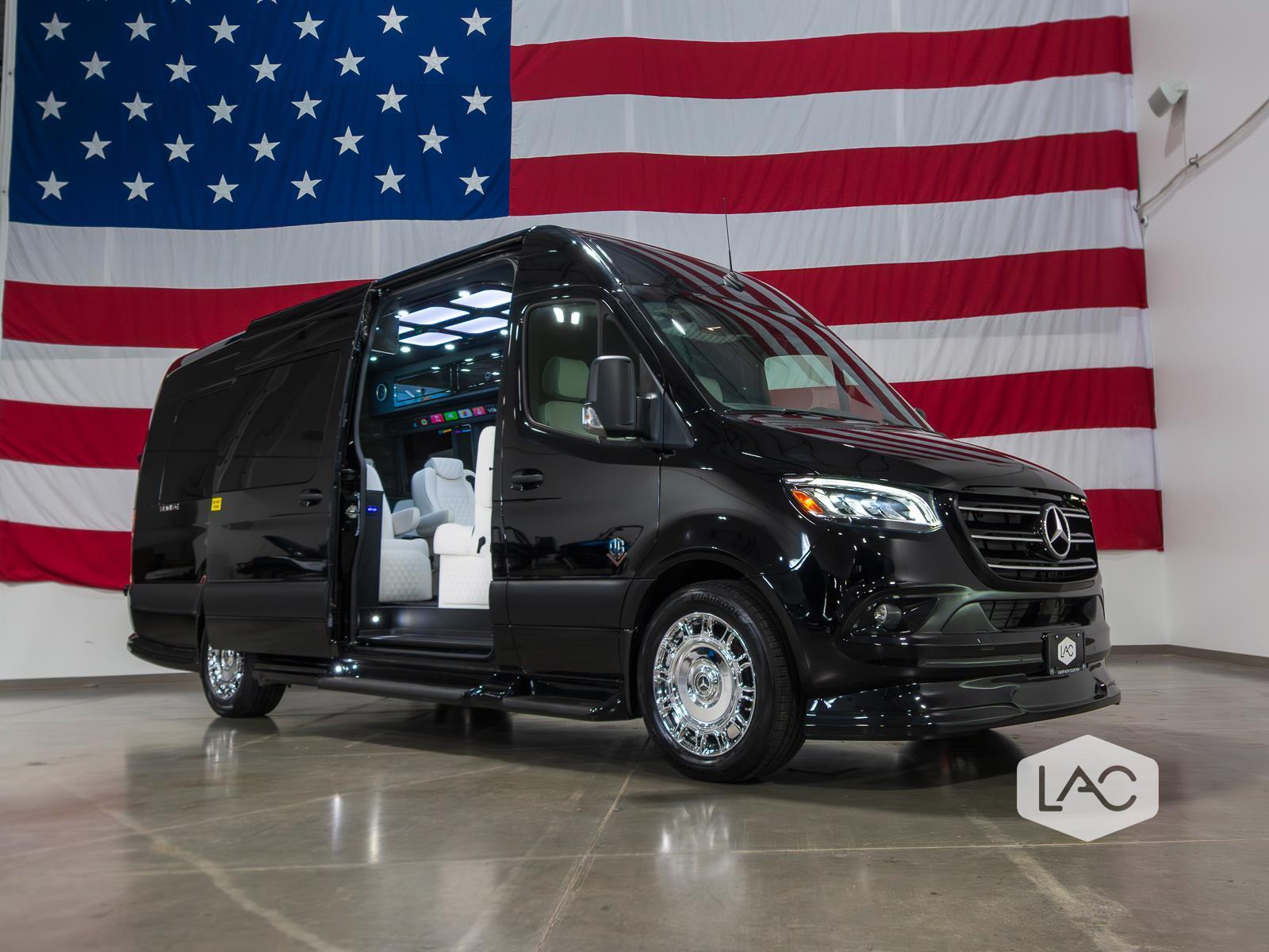 2024 Mercedes Benz Sprinter photo 2