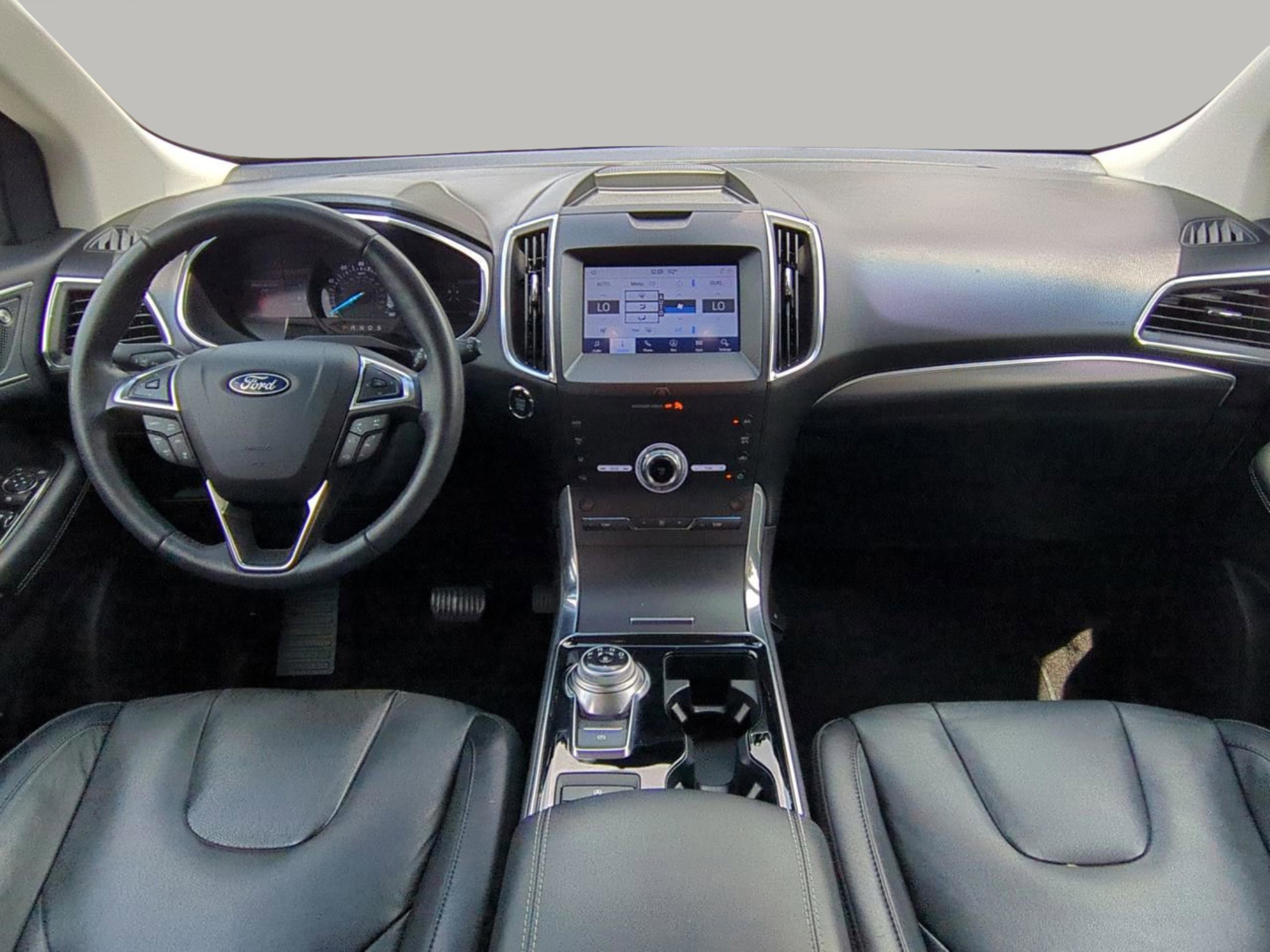 2020 Ford Edge Titanium photo 24