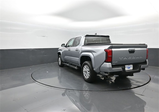 2025 Toyota Tacoma SR5 photo 3