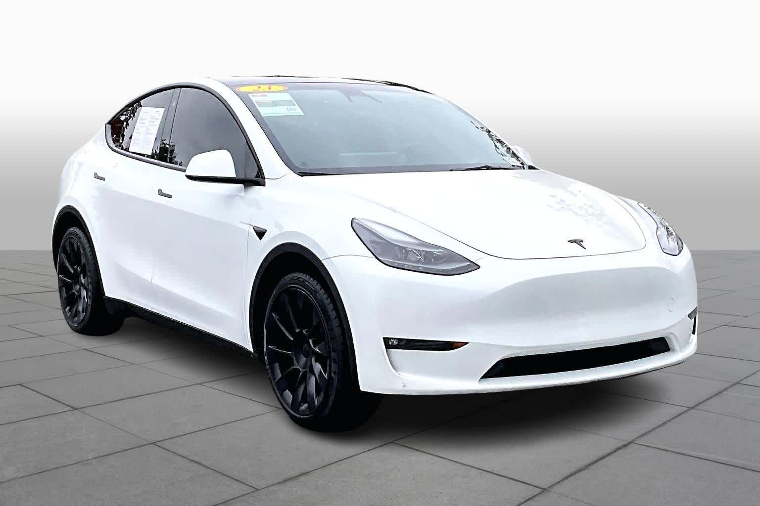 Used 2023 Tesla Model Y Long Range with VIN 7SAYGDEEXPF648678 for sale in Kansas City