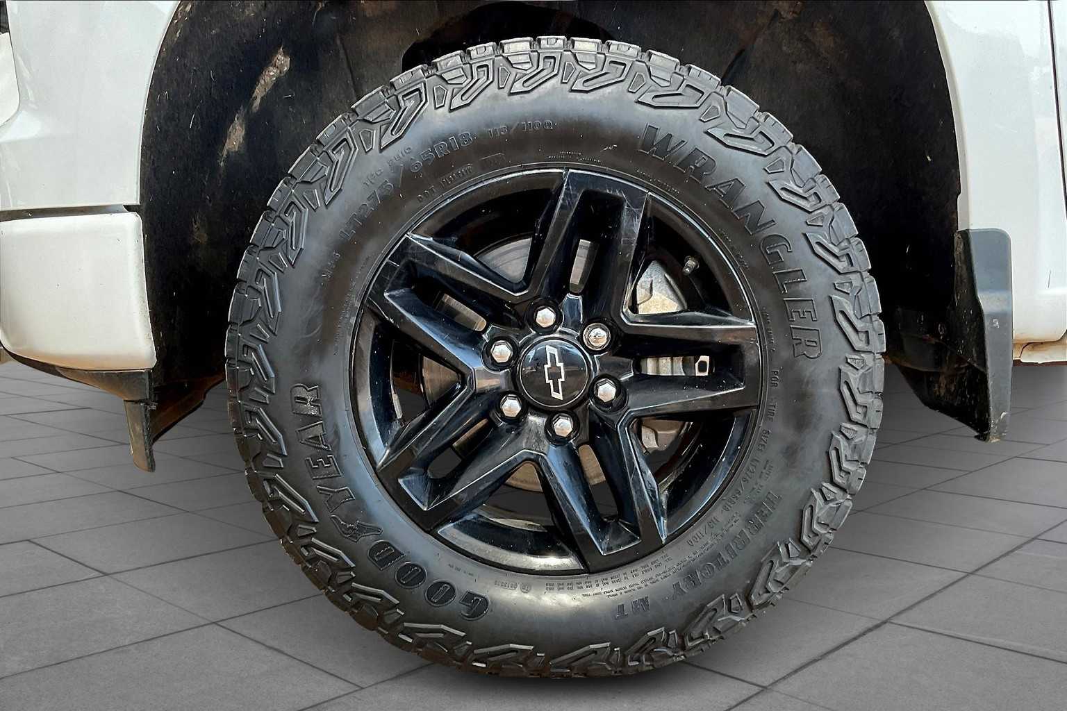 2024 Chevrolet Silverado 1500 Custom photo 10