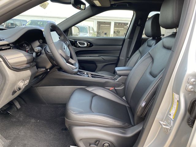 2025 Jeep Compass Limited photo 3