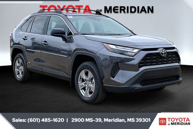 2025 Toyota RAV4 LE's photo