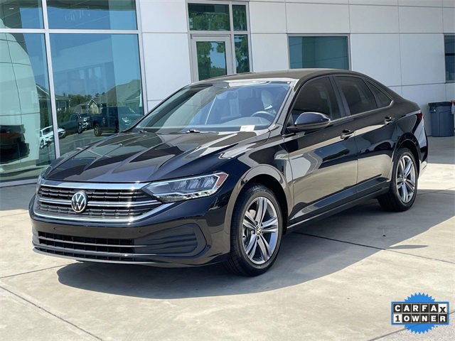 2024 Volkswagen Jetta SE photo 2