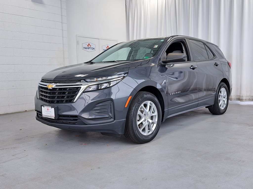 2022 Chevrolet Equinox LS photo 2