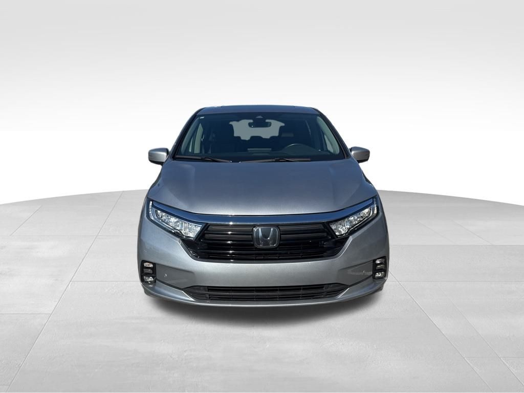 2023 Honda Odyssey Touring photo 2