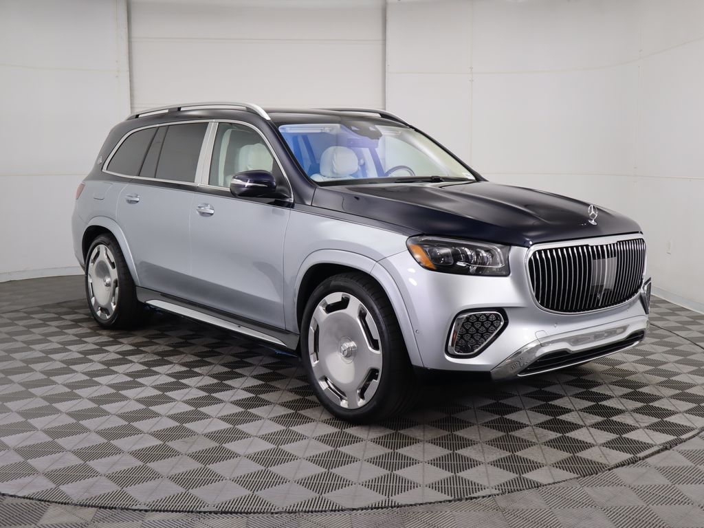 2025 Mercedes Benz GLS Maybach 600 4MATIC photo 2