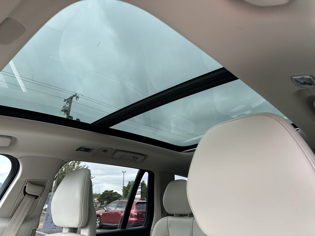 2021 Volvo XC90 T5 Momentum photo 17