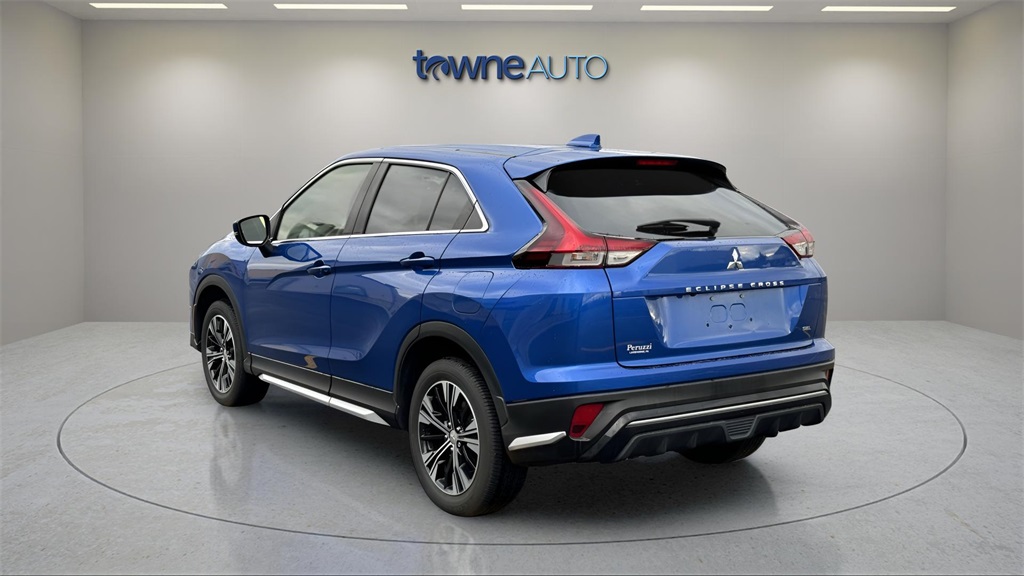2022 Mitsubishi Eclipse Cross SE photo 3