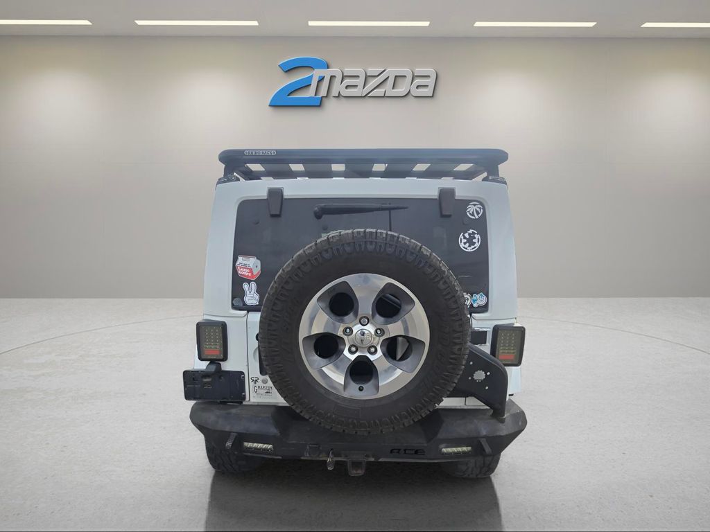 2012 Jeep Wrangler Sahara photo 4