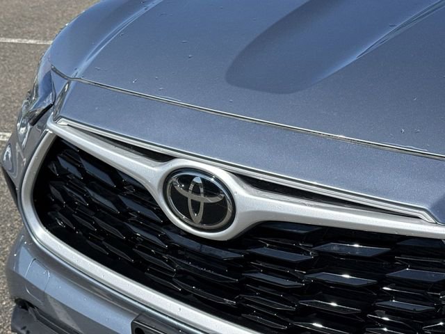 2022 Toyota Highlander XLE photo 25