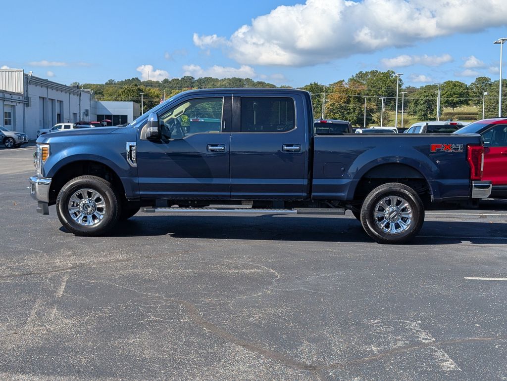 2019 Ford F-250 XLT photo 3