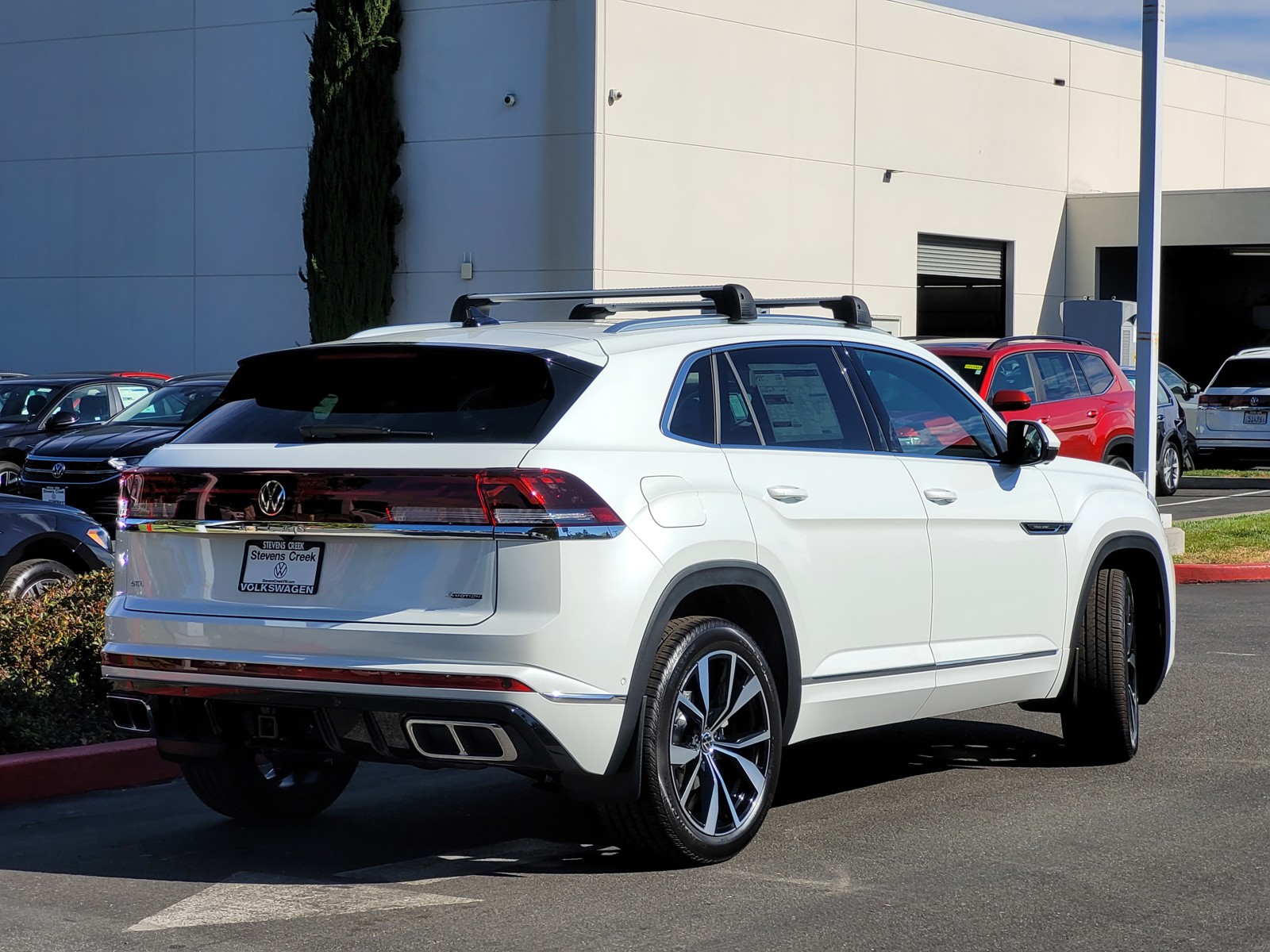 2025 Volkswagen Atlas Cross Sport SEL Premium R-Line photo 3