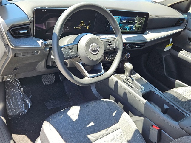 2025 Nissan Kicks SV photo 5